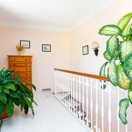 Angeles Exotica Villa
