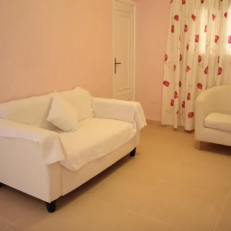 Villa Angeles Exotica